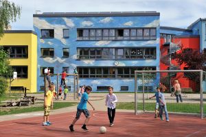 Montessori-Grundschule-spielplatz-2.jpg